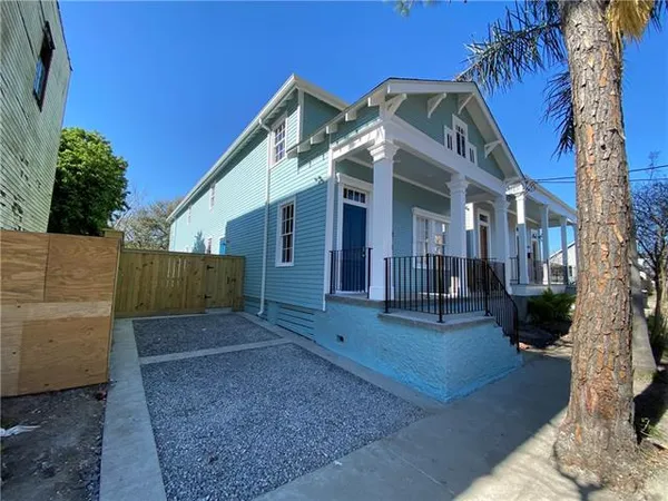 $2,600 | 819 North Robertson Street, New Orleans, LA 70116