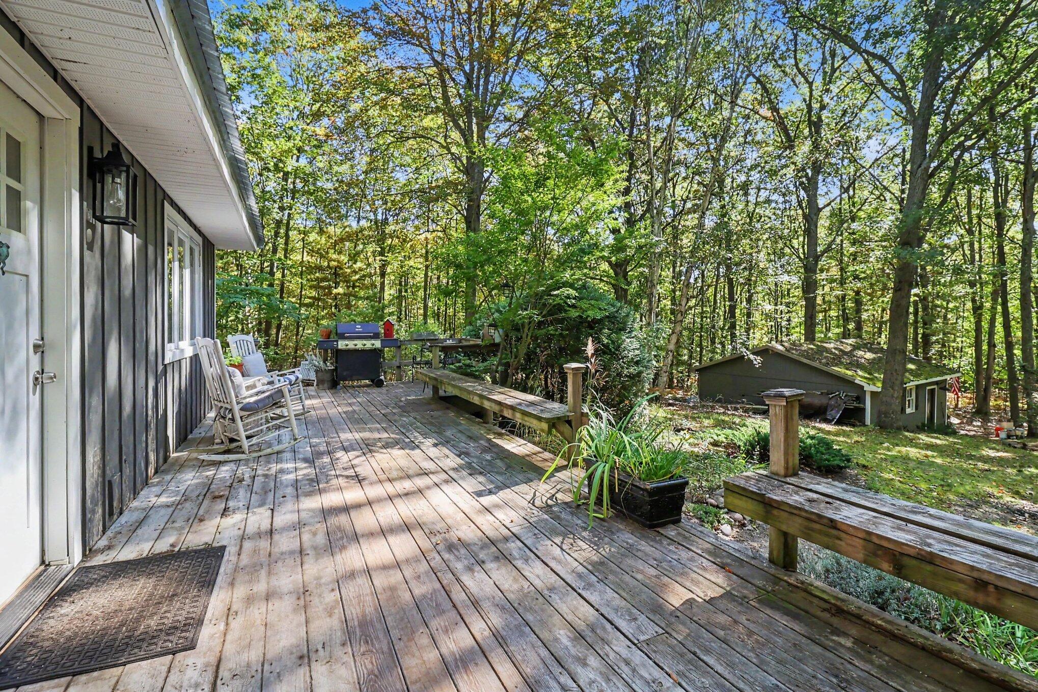 6610 Middleton Road Ludington, MI 49431 - Photo 4 of 31 Front Deck