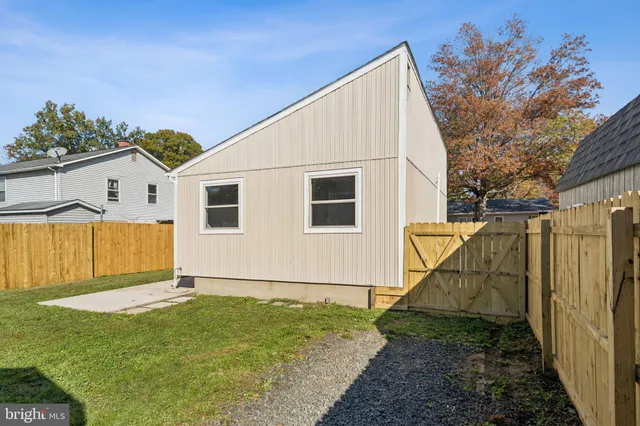 a view of backyard of house