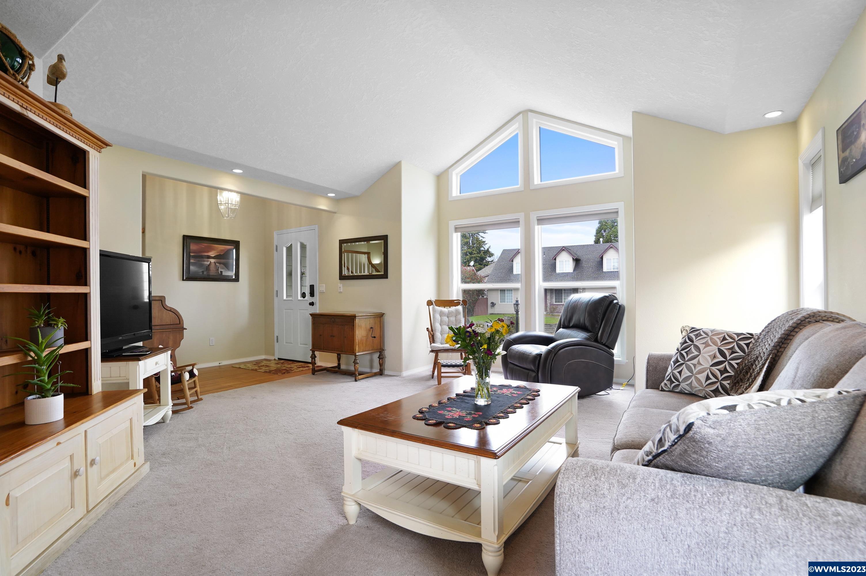 1476 Horizon Ridge Drive Northeast Keizer, OR 97303 - Photo 7 of 39
