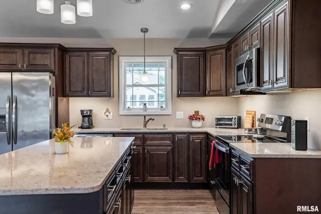 $336,900 | 1205 Wildflower Lane, Herrin, IL 62948