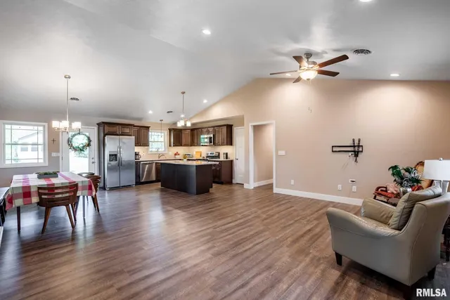 $336,900 | 1205 Wildflower Lane, Herrin, IL 62948