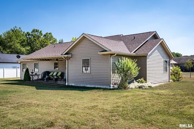 $336,900 | 1205 Wildflower Lane, Herrin, IL 62948