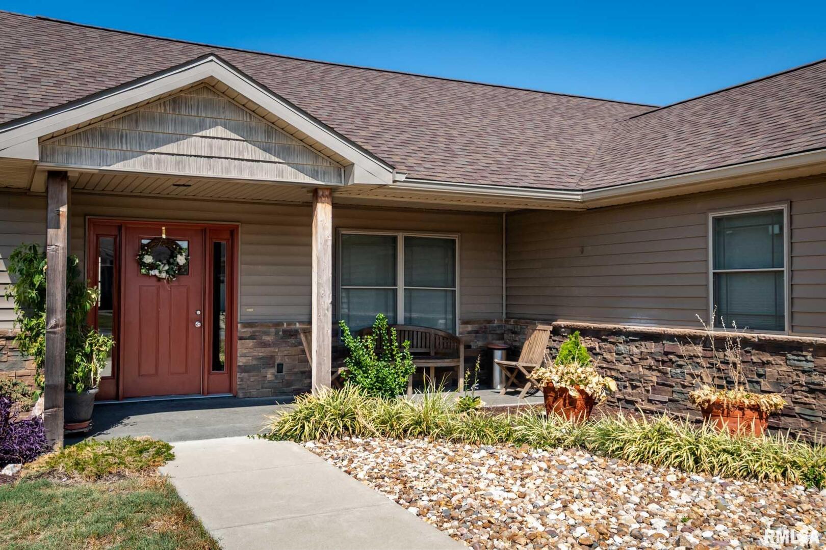 1205 Wildflower Lane Herrin, IL 62948 - Photo 4 of 37