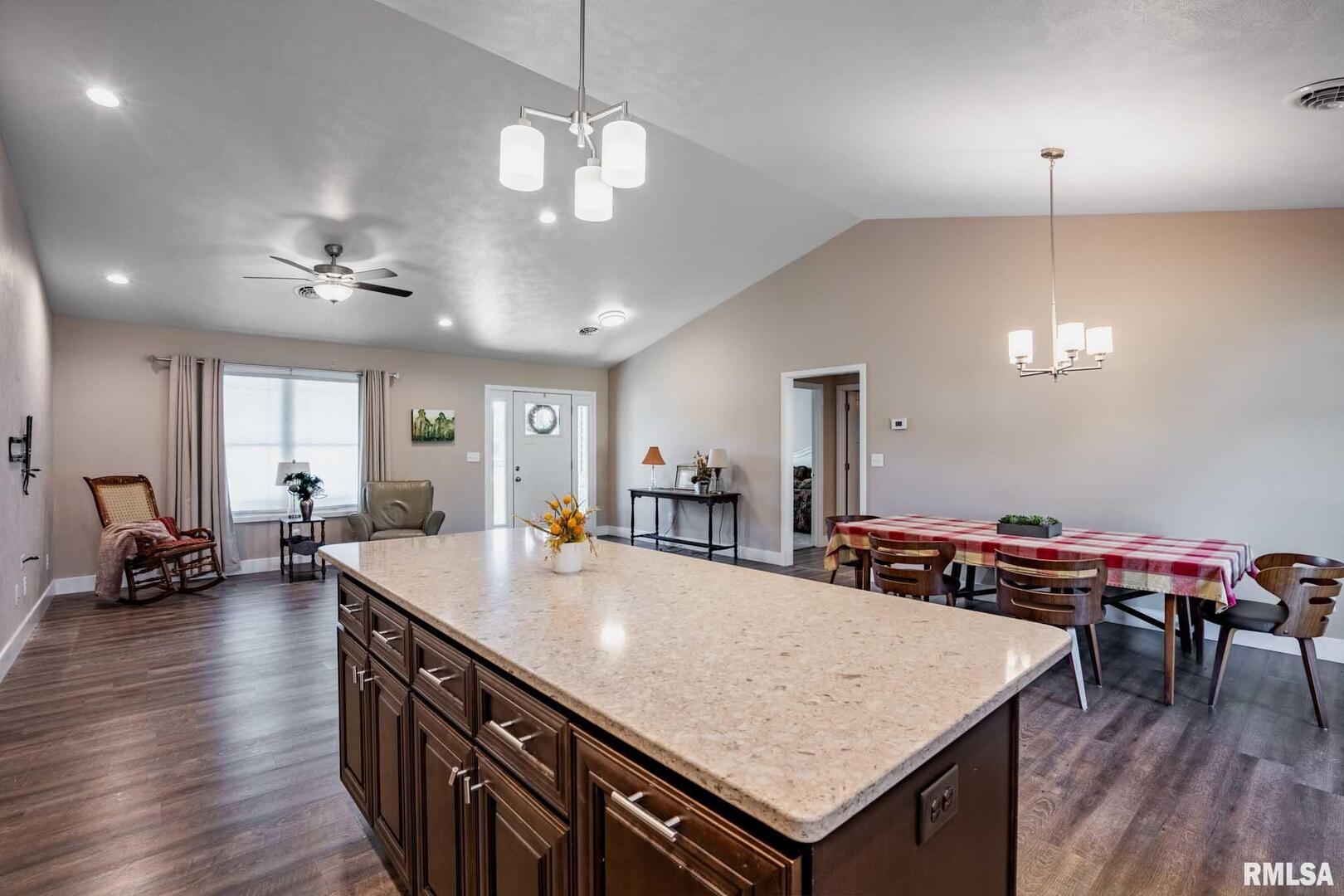 1205 Wildflower Lane Herrin, IL 62948 - Photo 5 of 37