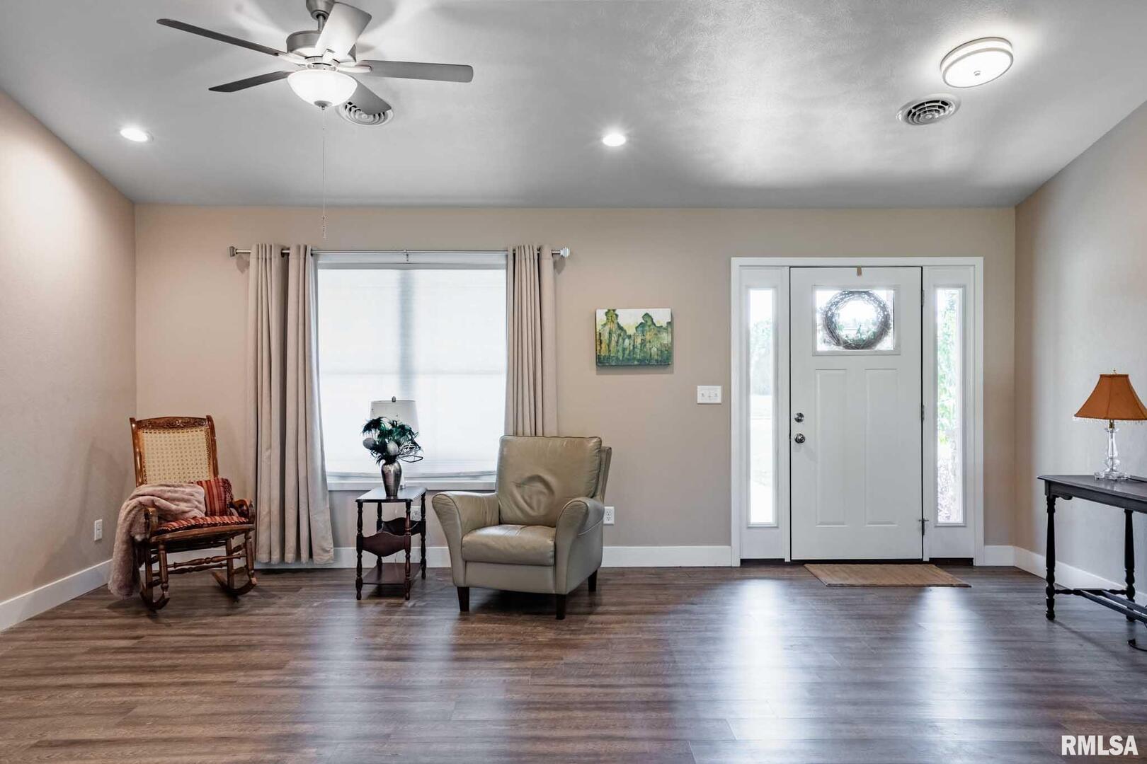 1205 Wildflower Lane Herrin, IL 62948 - Photo 6 of 37