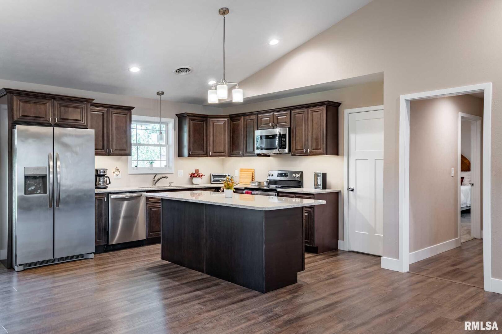 1205 Wildflower Lane Herrin, IL 62948 - Photo 9 of 37