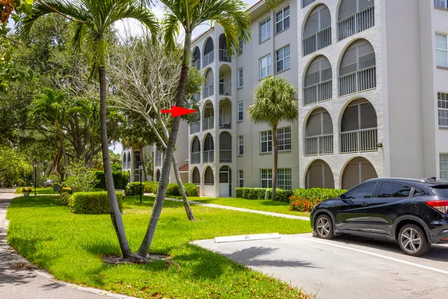 $260,000 | 250 Northeast 20th Street, Unit 3210, Boca Raton, FL 33431