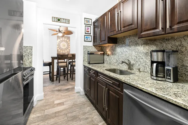 $260,000 | 250 Northeast 20th Street, Unit 3210, Boca Raton, FL 33431