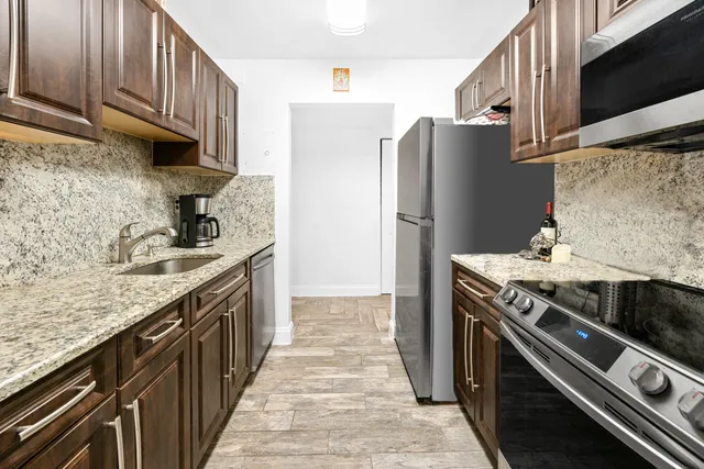 $260,000 | 250 Northeast 20th Street, Unit 3210, Boca Raton, FL 33431