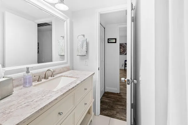 $260,000 | 250 Northeast 20th Street, Unit 3210, Boca Raton, FL 33431