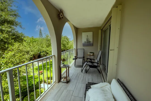 $260,000 | 250 Northeast 20th Street, Unit 3210, Boca Raton, FL 33431