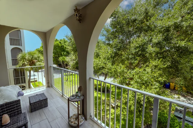 $260,000 | 250 Northeast 20th Street, Unit 3210, Boca Raton, FL 33431