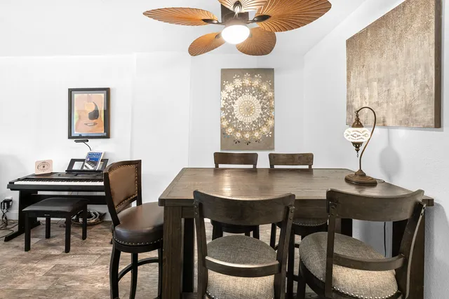 $260,000 | 250 Northeast 20th Street, Unit 3210, Boca Raton, FL 33431