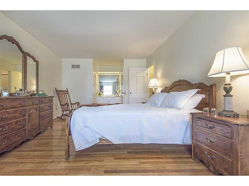 7106 Larkshall Road Indianapolis, IN 46250 - Photo 12 of 24 Gallery Image 12