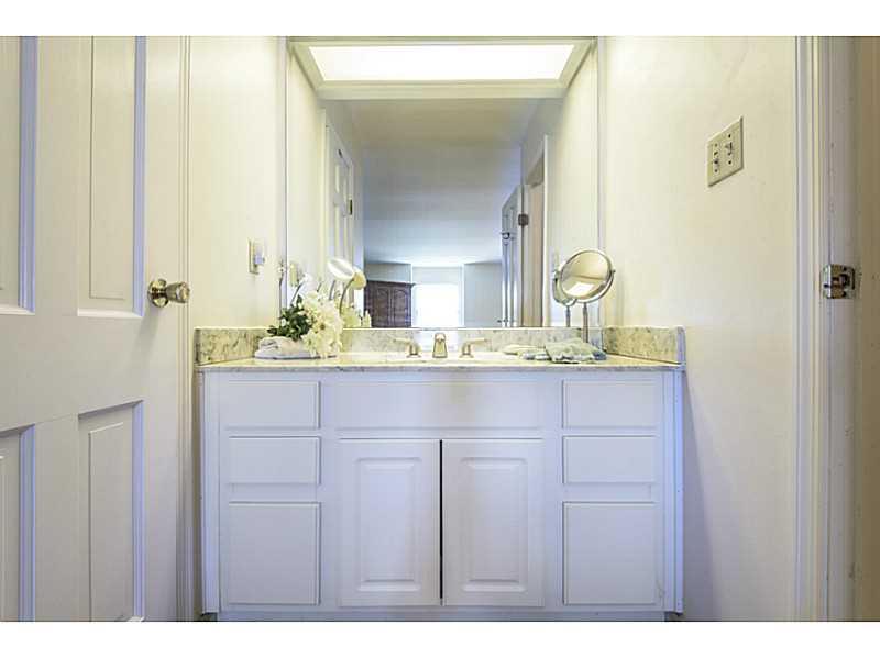 7106 Larkshall Road Indianapolis, IN 46250 - Photo 13 of 24 Gallery Image 13