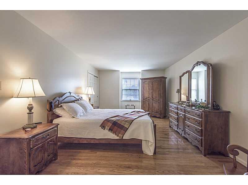 7106 Larkshall Road Indianapolis, IN 46250 - Photo 10 of 24 Gallery Image 10