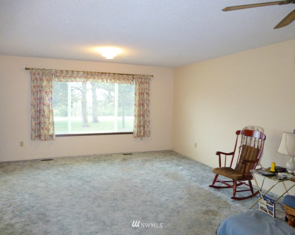 372 East Wiser Lake Road Lynden, WA 98264 - Photo 4 of 25