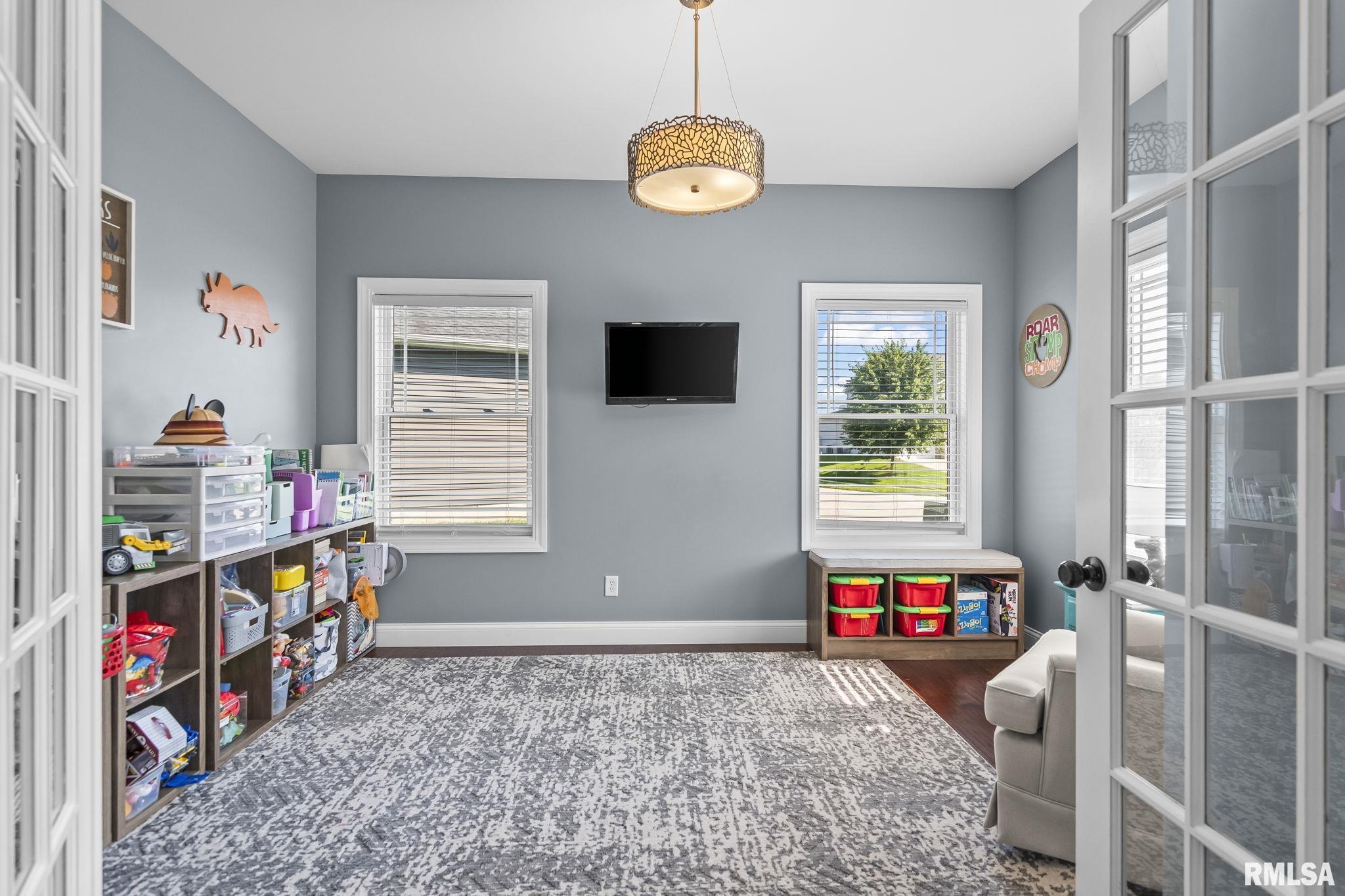 200 Pin Oak Lane Springfield, IL 62711 - Photo 4 of 49