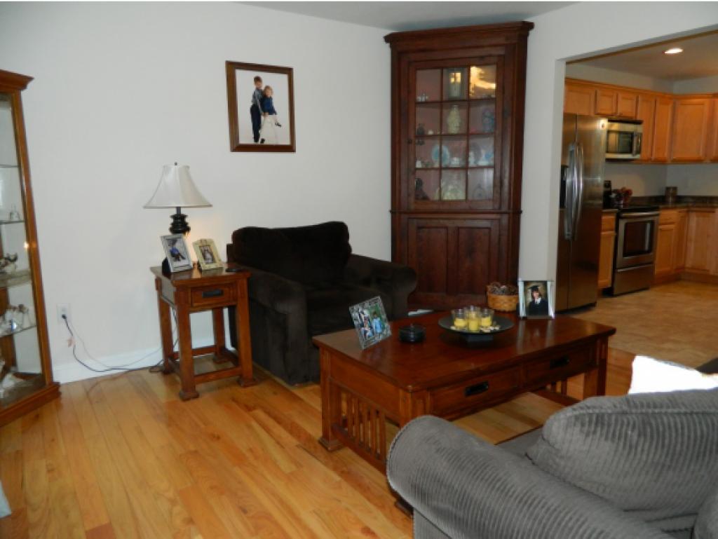 378 Fremont Road Chester, NH 03036 - Photo 7 of 28