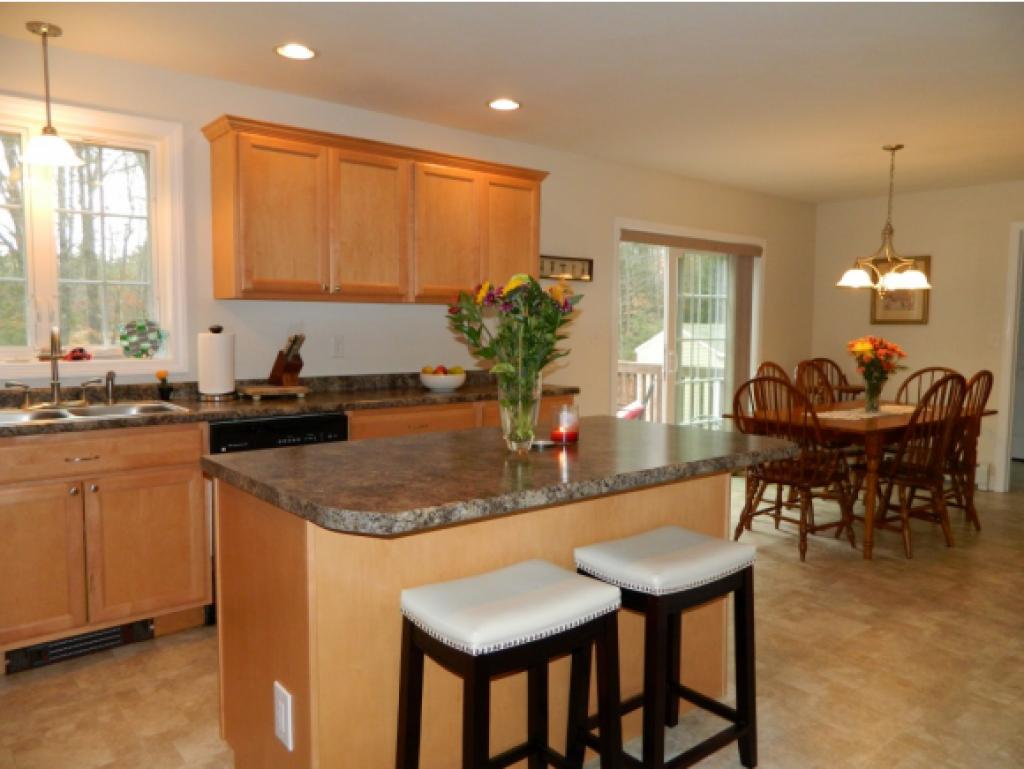 378 Fremont Road Chester, NH 03036 - Photo 8 of 28