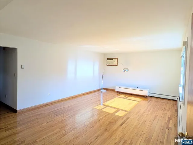 $2,700 | 333 7th Street, Unit 2, Palisades Park, NJ 07650