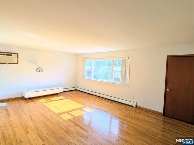 $2,700 | 333 7th Street, Unit 2, Palisades Park, NJ 07650