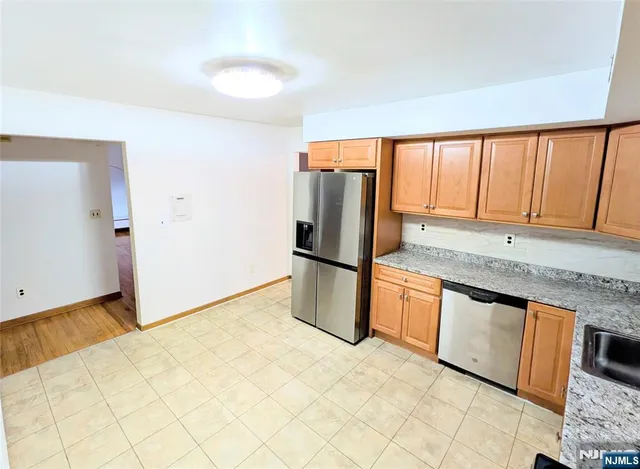 $2,700 | 333 7th Street, Unit 2, Palisades Park, NJ 07650
