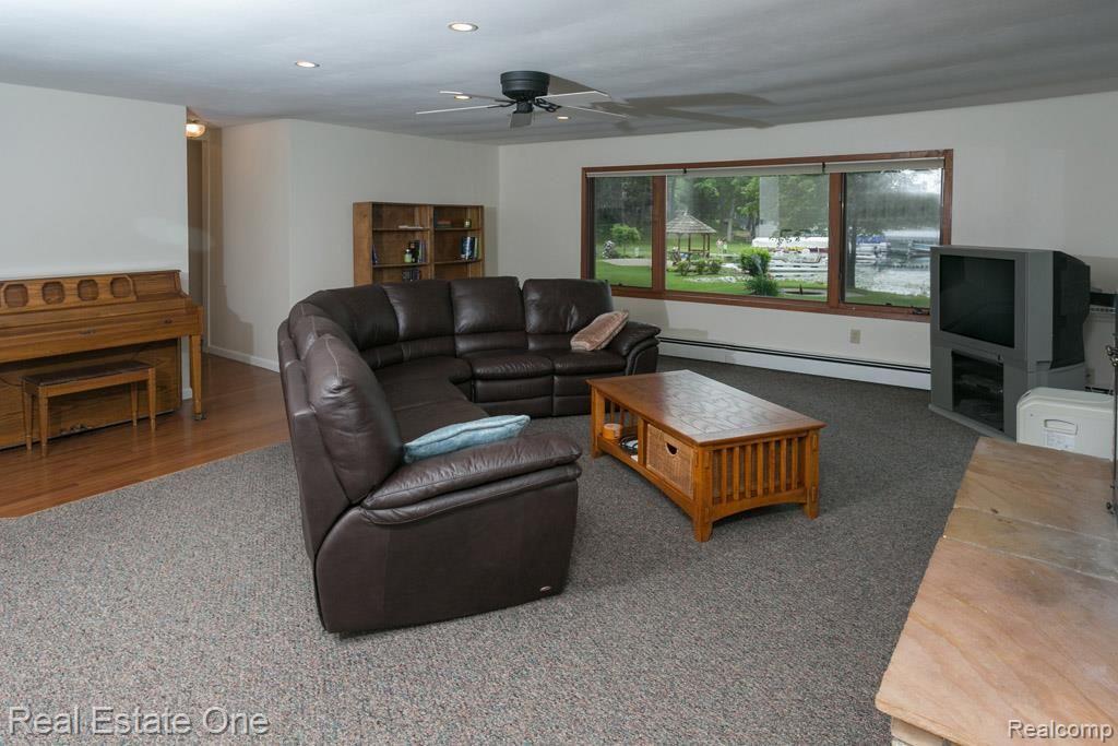 4510 Clifford Road Brighton, MI 48116 - Photo 5 of 27 4510CliffordRd-5.jpg