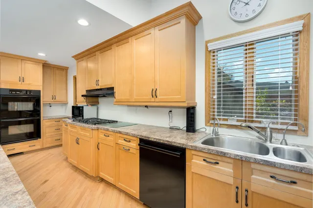 $600,000 | 16940 Jeanette Street, Southfield, MI 48075