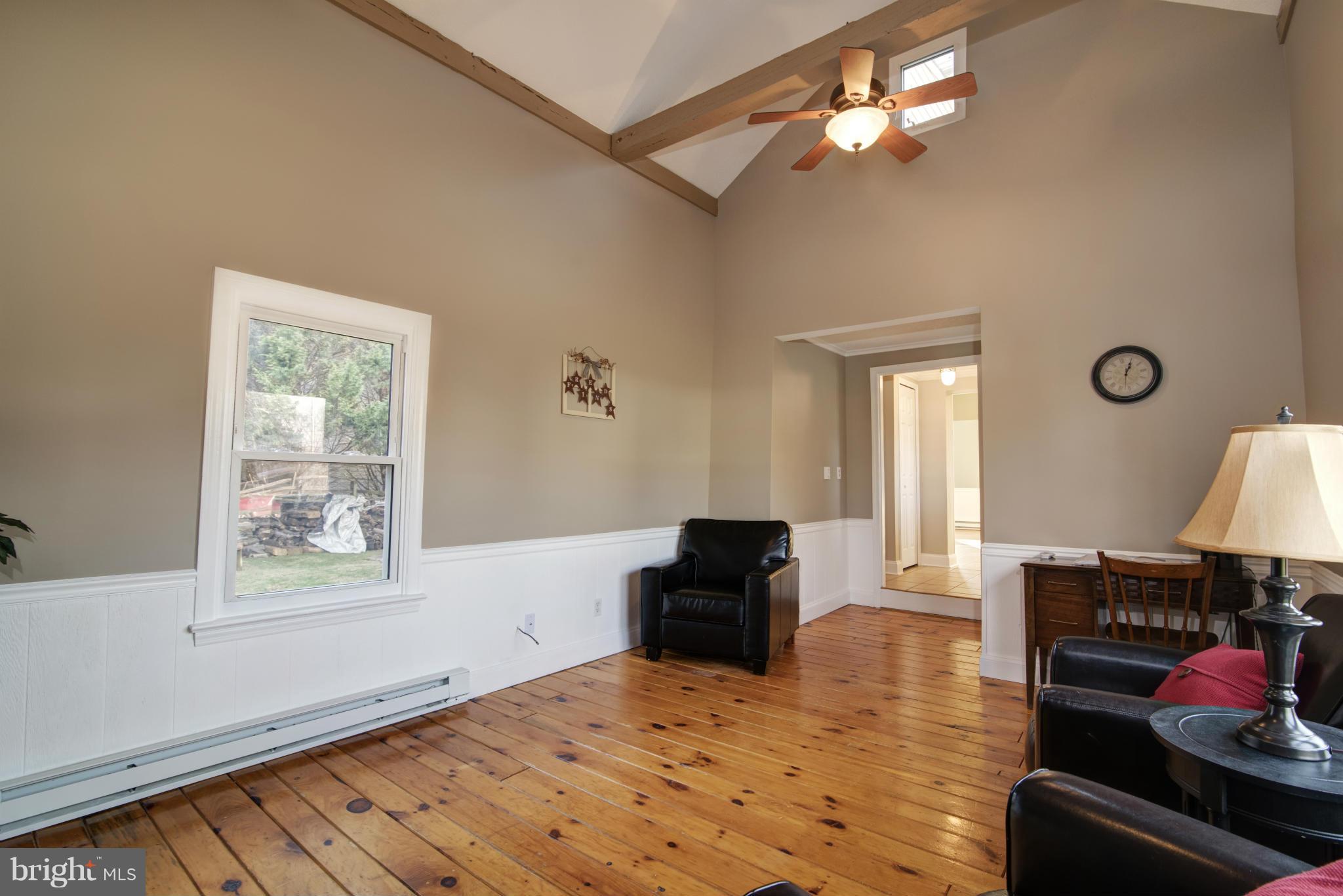 16490 Spielman Road Williamsport, MD 21795 - Photo 15 of 30 Living Room