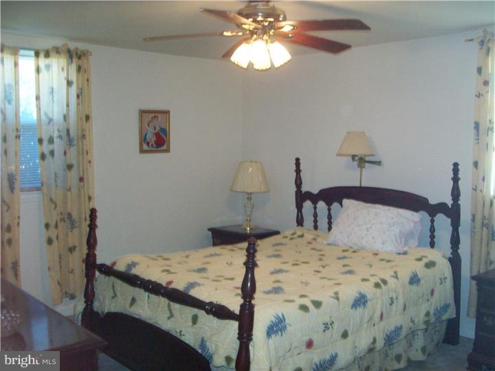 953 Springhaven Road Springfield, PA 19064 - Photo 15 of 22 Bedroom - Main
