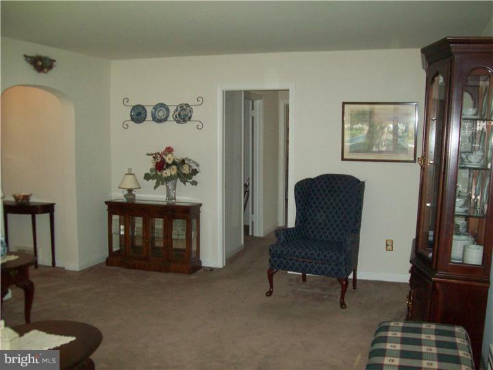 953 Springhaven Road Springfield, PA 19064 - Photo 8 of 22 Living Room