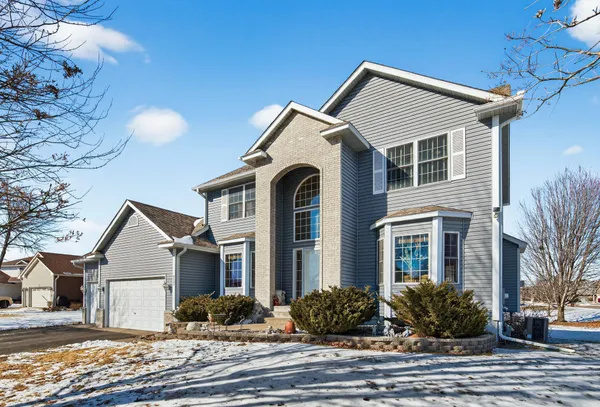 $539,900 | 9727 Linden Avenue North, Brooklyn Park, MN 55443