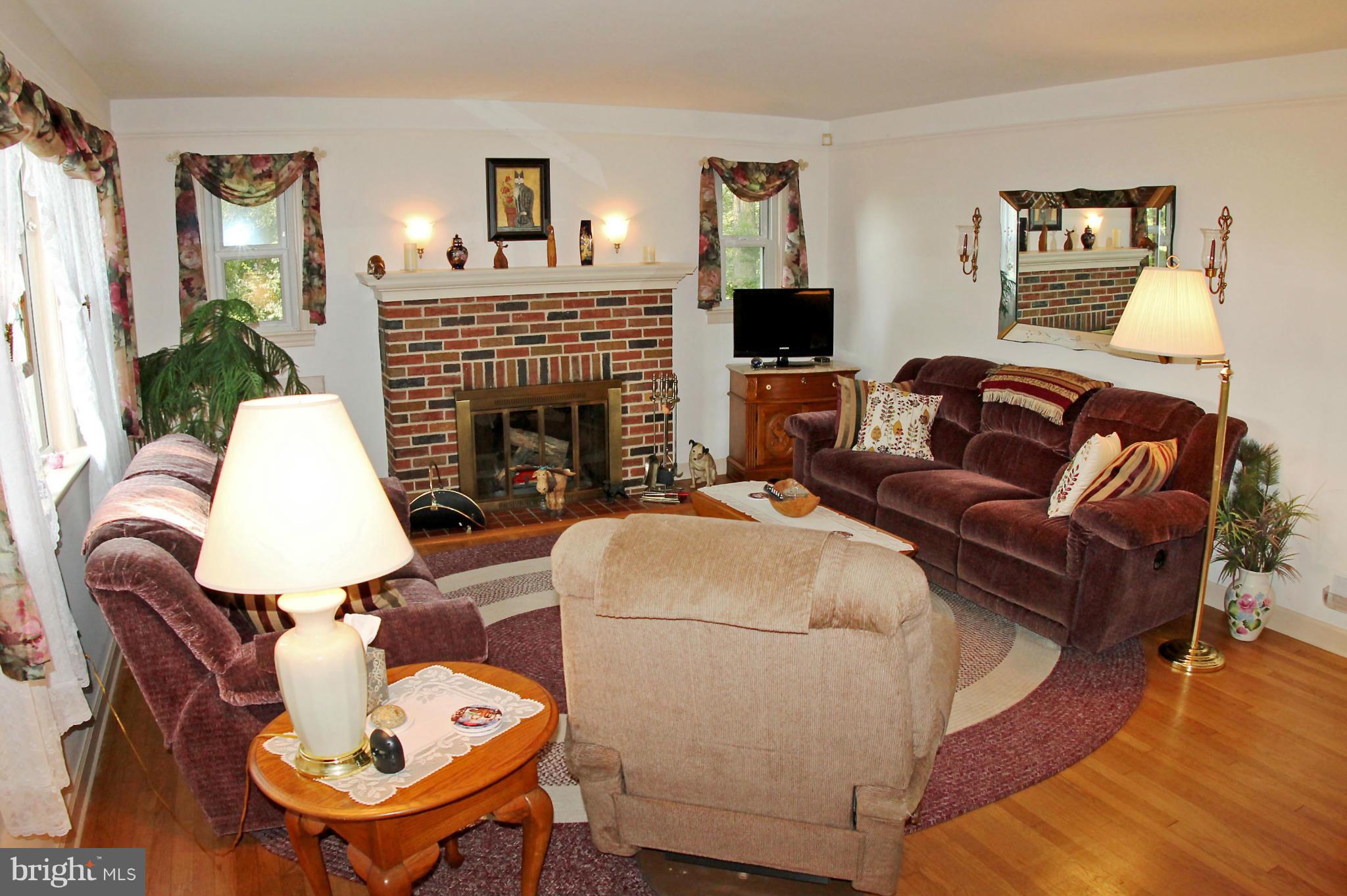 20314 West Liberty Road White Hall, MD 21161 - Photo 14 of 30 Living Room