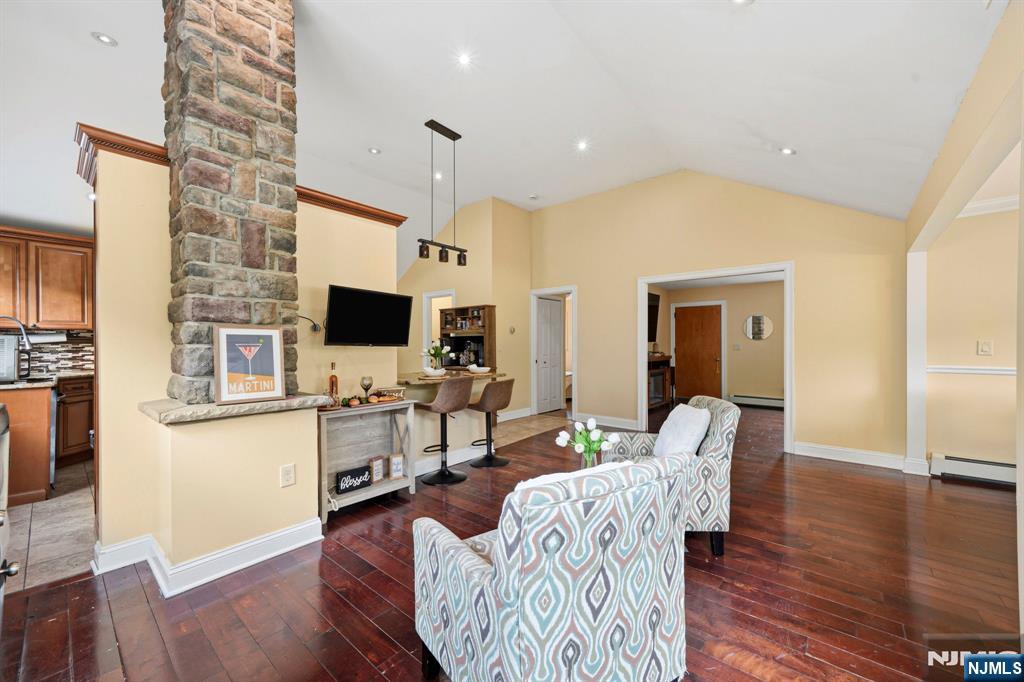 22 Federal Hill Road Pompton Lakes, NJ 07442 - Photo 6 of 40