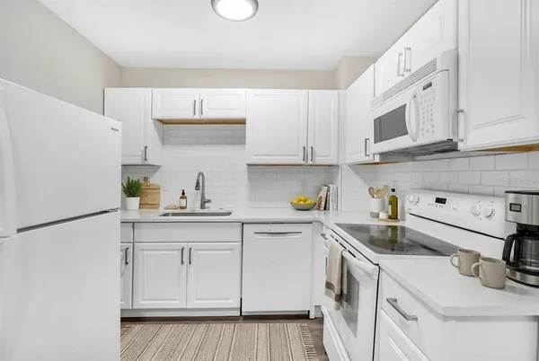 $399,500 | 2140 22nd Avenue North, St. Petersburg, FL 33713