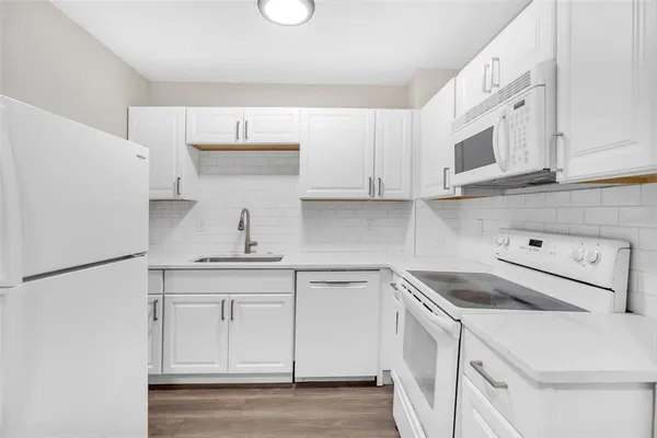 $399,500 | 2140 22nd Avenue North, St. Petersburg, FL 33713