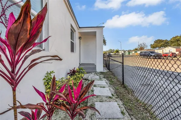 $399,500 | 2140 22nd Avenue North, St. Petersburg, FL 33713