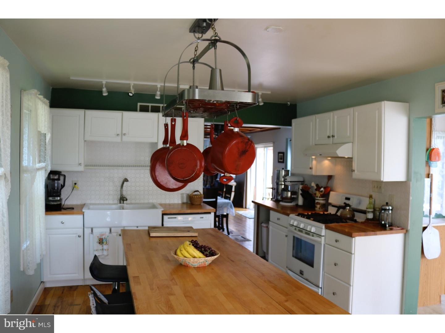 201 Miller Road Reading, PA 19608 - Photo 9 of 25 Kitchen