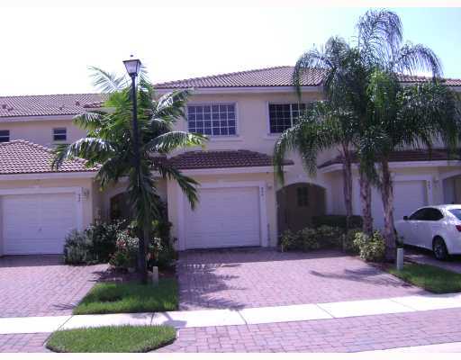 936 Imperial Lake Road West Palm Beach, FL 33413 - Photo 1 of 6 Primary Photo