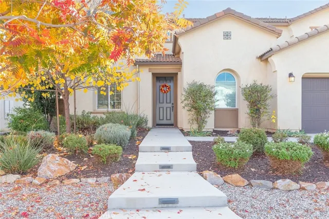 $824,900 | 30517 Copper Rose Drive, Murrieta, CA 92563