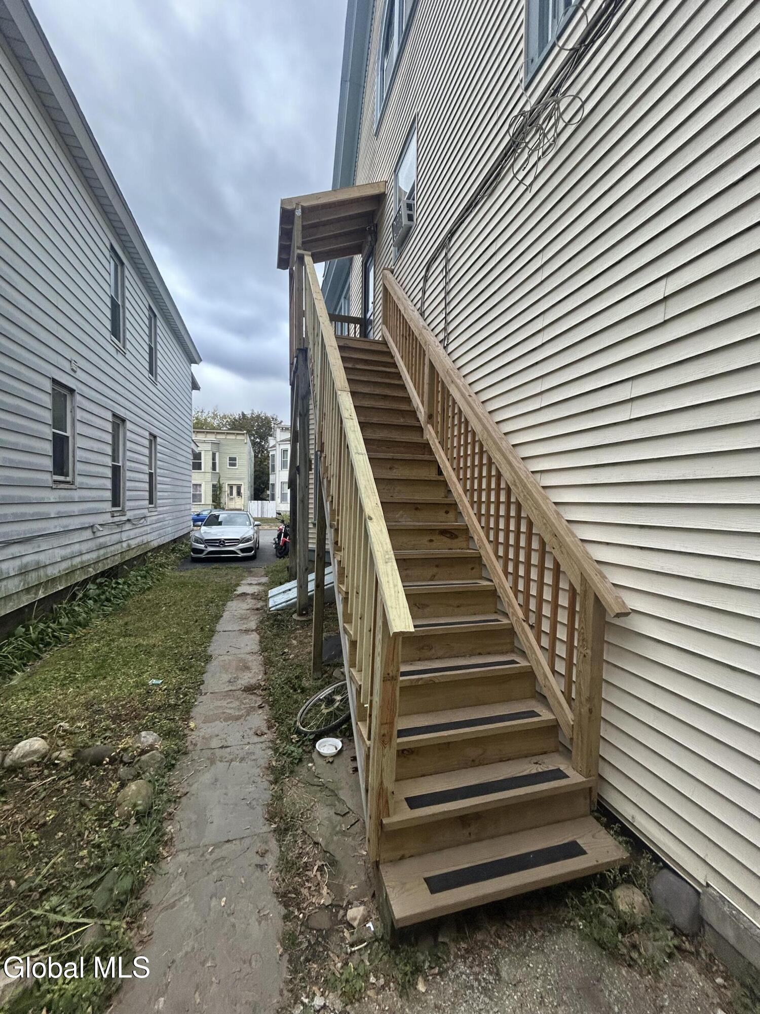 130 6th Avenue Troy, NY 12180 - Photo 5 of 32 IMG_3307