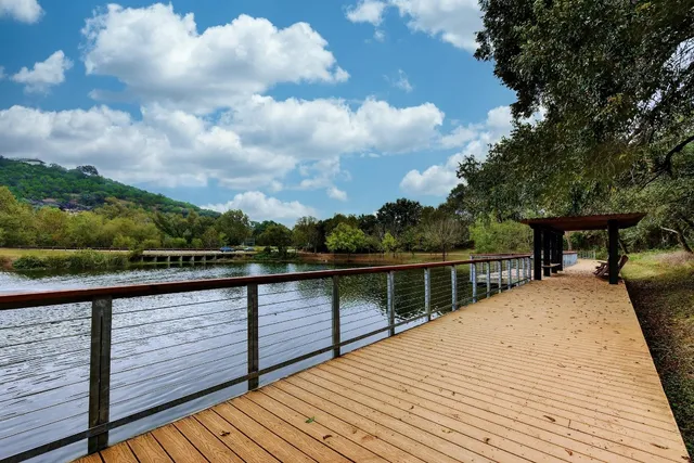 $725,000 | 10100 Scull Creek Drive, Austin, TX 78730