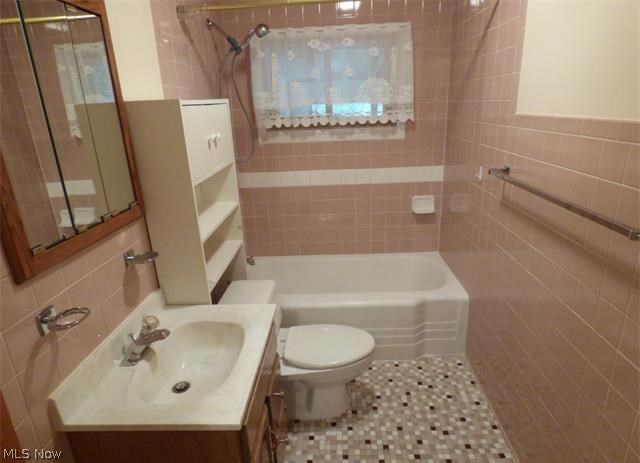 2404 Reeves Road Northeast Warren, OH 44483 - Photo 9 of 14 Gallery Image 9