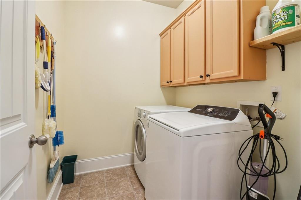 2007 Eagles Ridge Waleska, GA 30183 - Photo 18 of 45 a utility room with dryer and washer