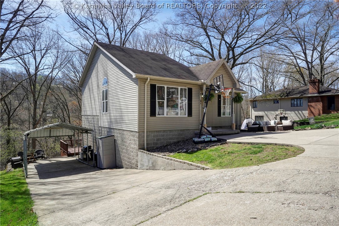 808 Daverton Road Charleston, WV 25303 - Photo 2 of 31 Gallery Image 2