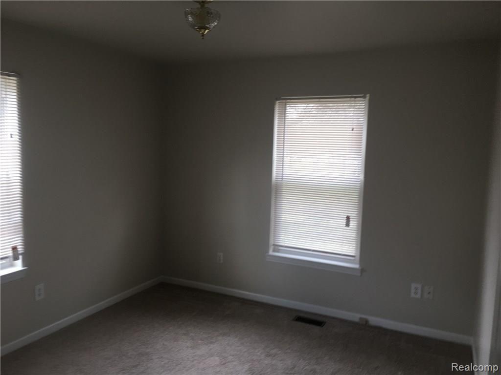 1070 Alton Road Flint, MI 48507 - Photo 14 of 14 IMG_4877.JPG