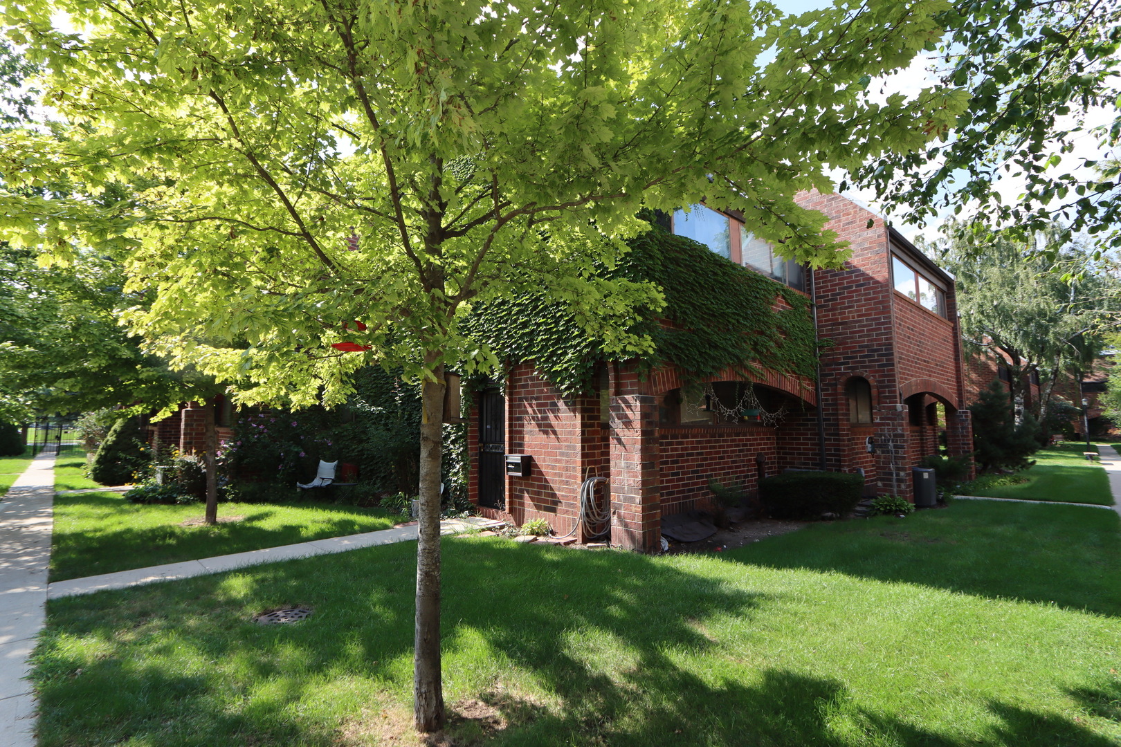 841 South Racine Avenue, Unit C Chicago, IL 60607 - Photo 3 of 6 Gallery Image 3