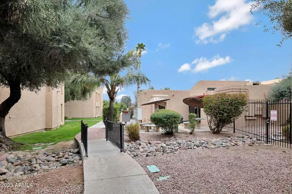$1,500 | 3131 West Cochise Drive, Unit 204, Phoenix, AZ 85051